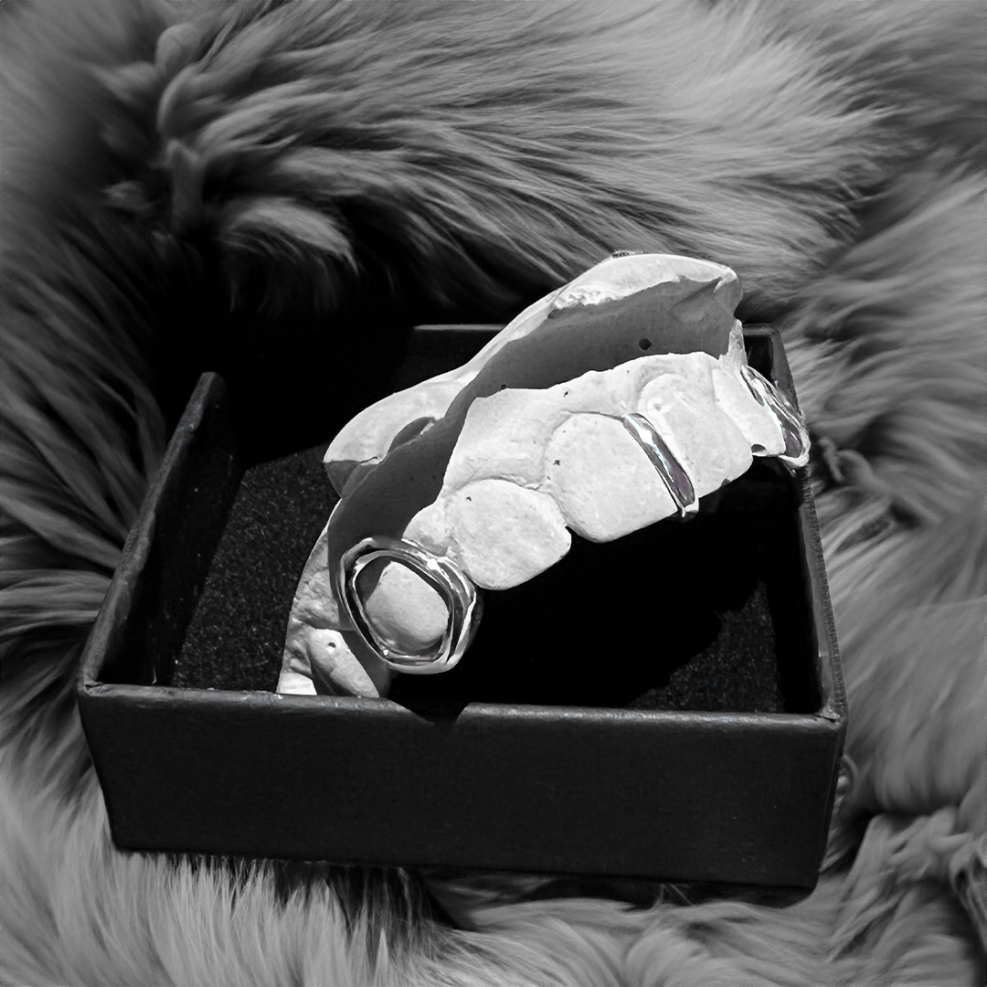 FANTASMA (PARRILLA PLATA)