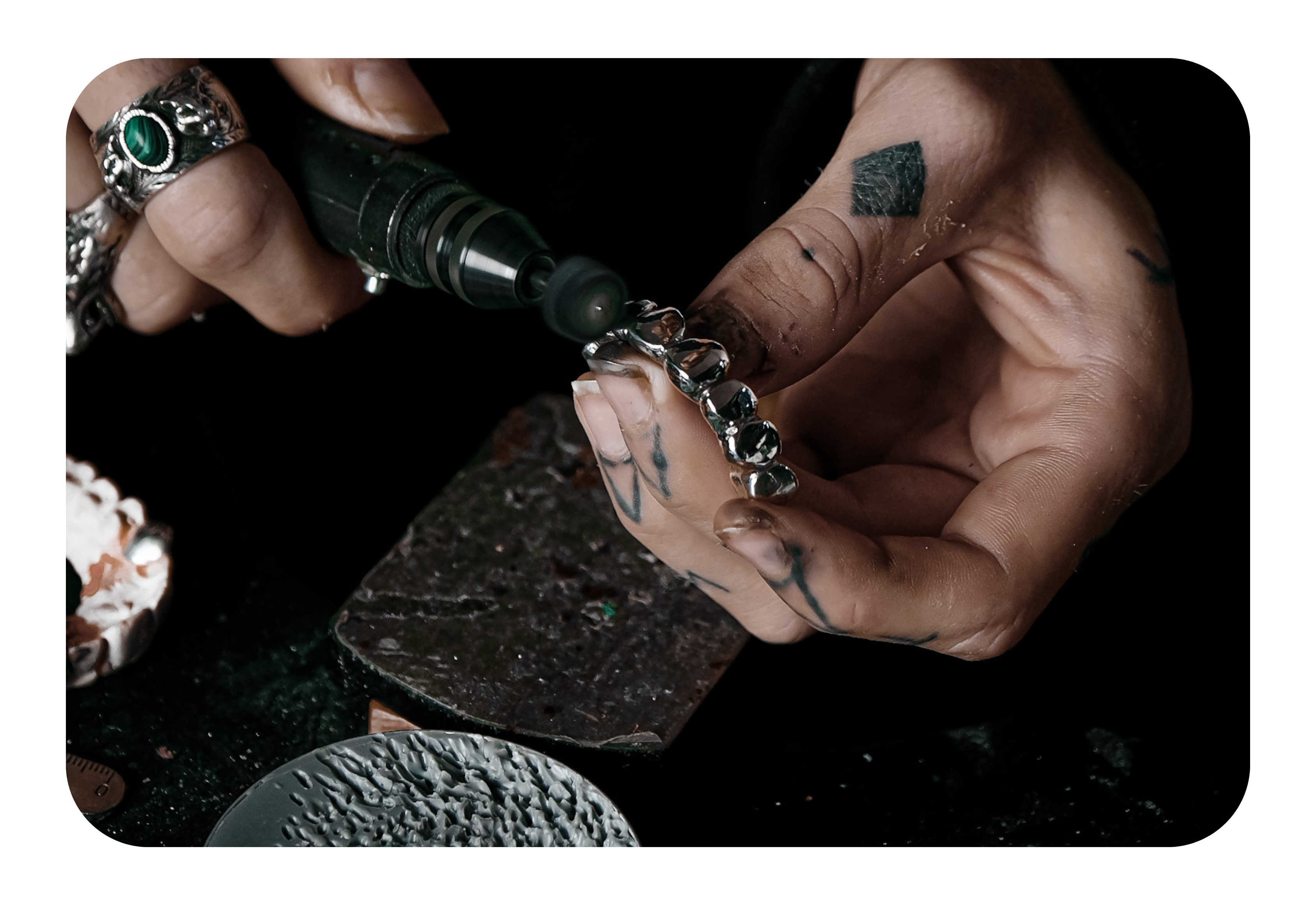 text-block-image-template--19178922737896__ss_text_block_pro_3fkBDC