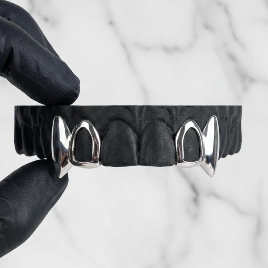 NOCTARA (GOLD FANG GRILLZ)