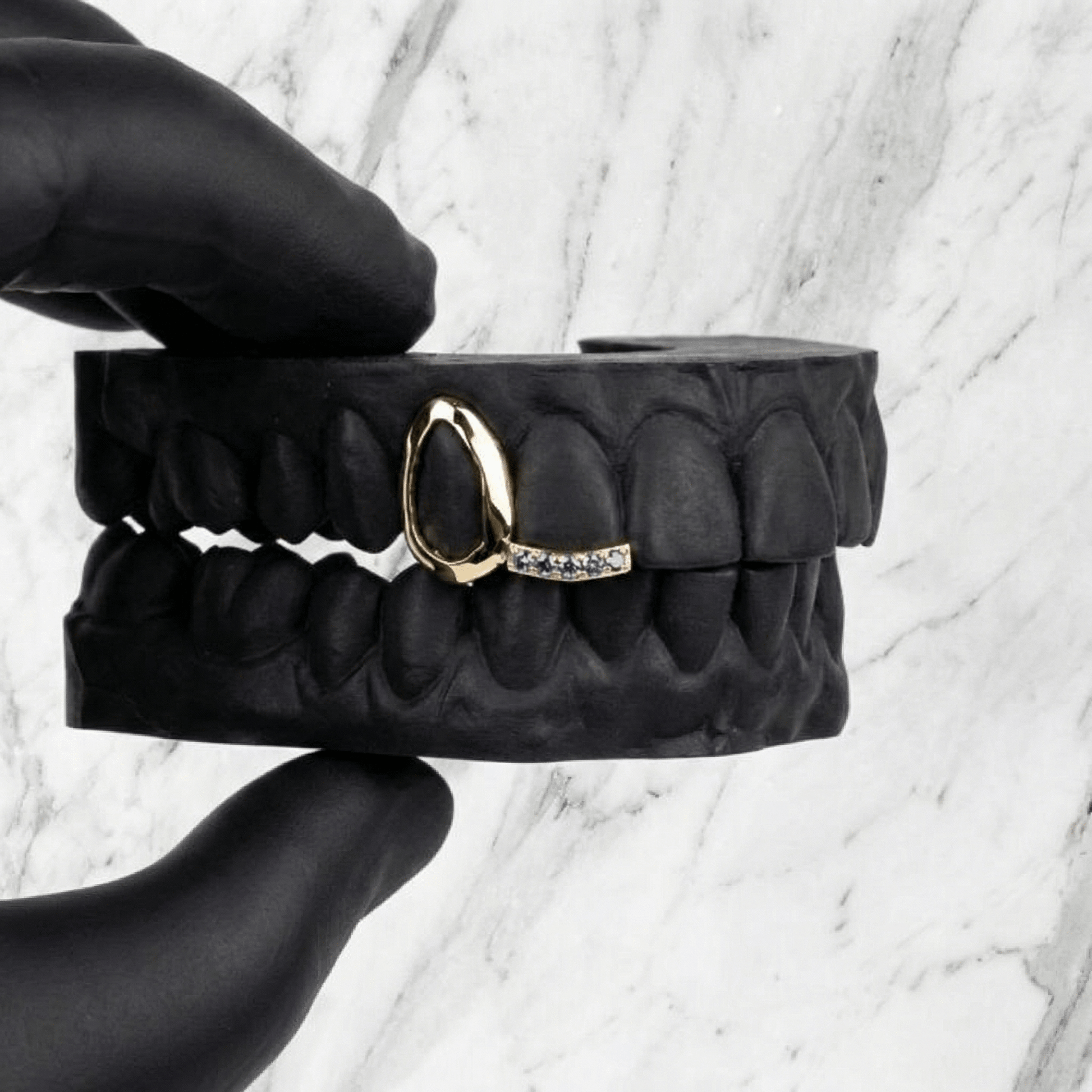 ARC 02 (GOLD GRILLZ) - 10k - HC Grillz