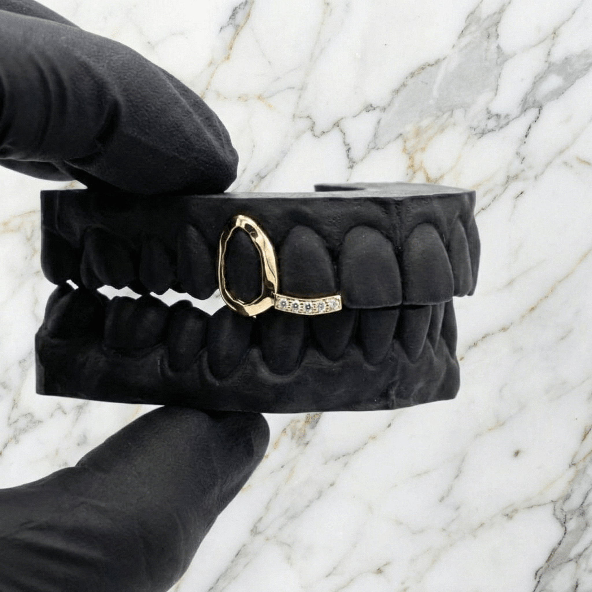 ARC 02 (GOLD GRILLZ) - 10k - HC Grillz