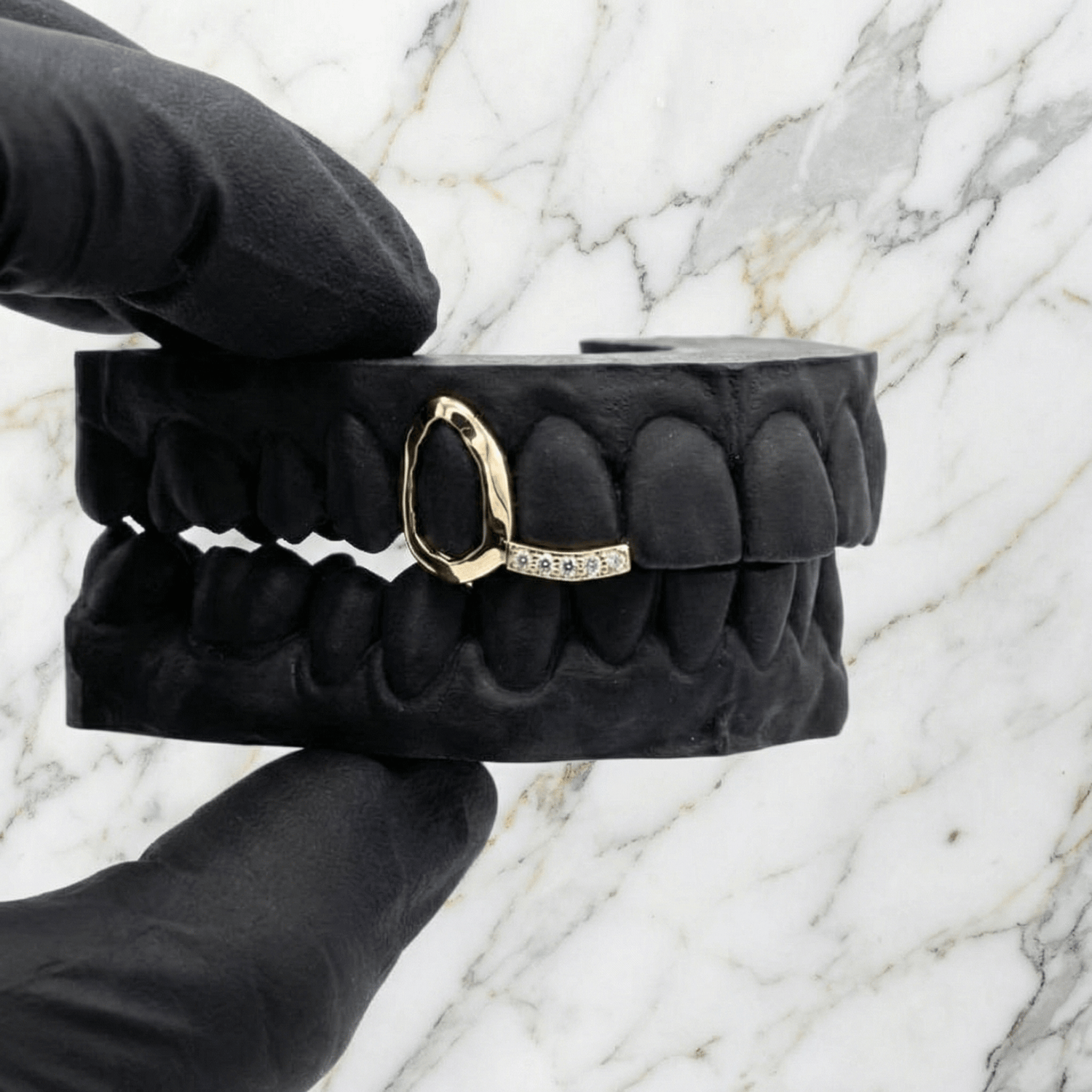 ARC 02 (GOLD GRILLZ) - 10k - HC Grillz
