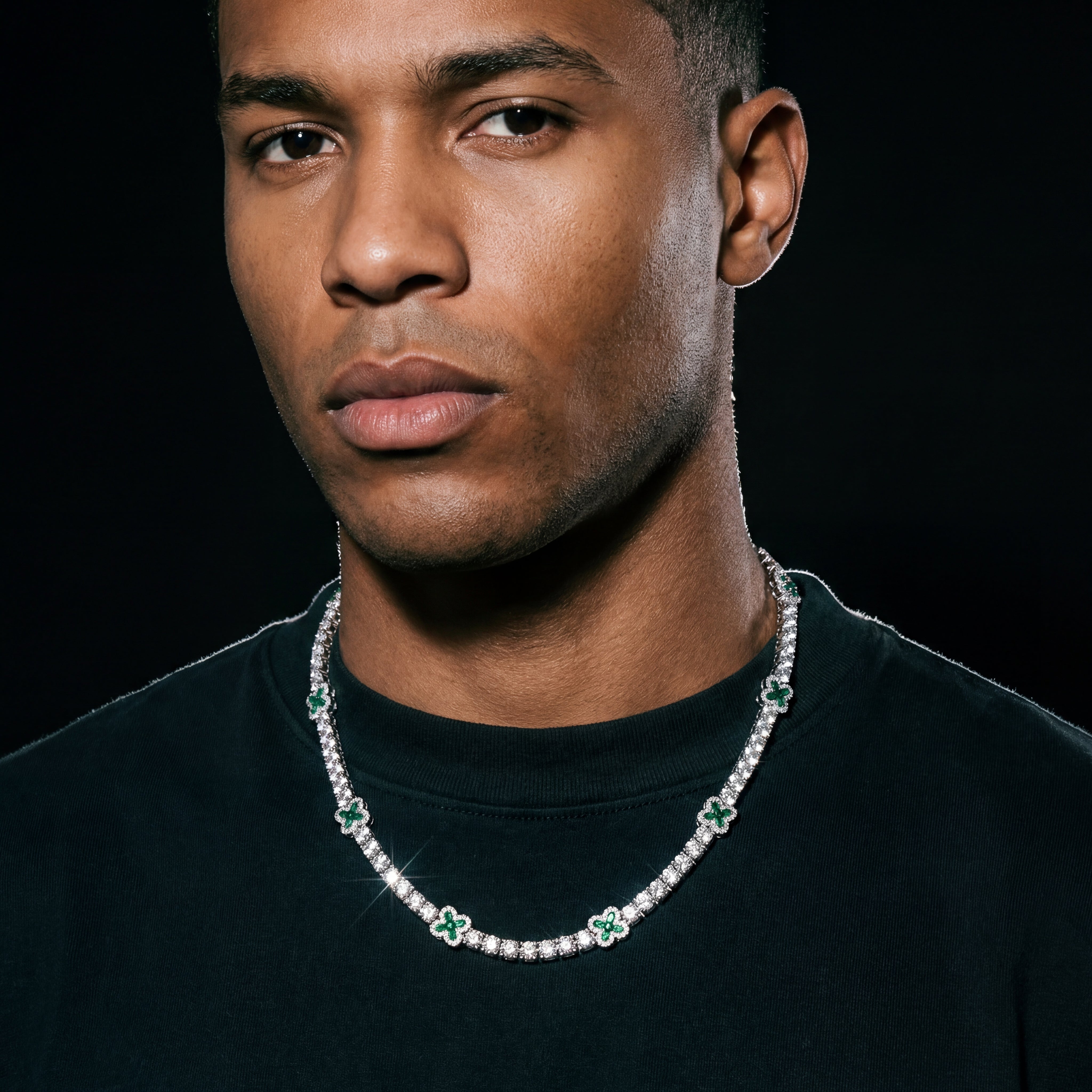 NEXAR (ICED CLOVER NECKLACE)